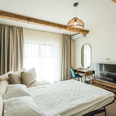 Stokker Hotel Oradea Buitenkant foto