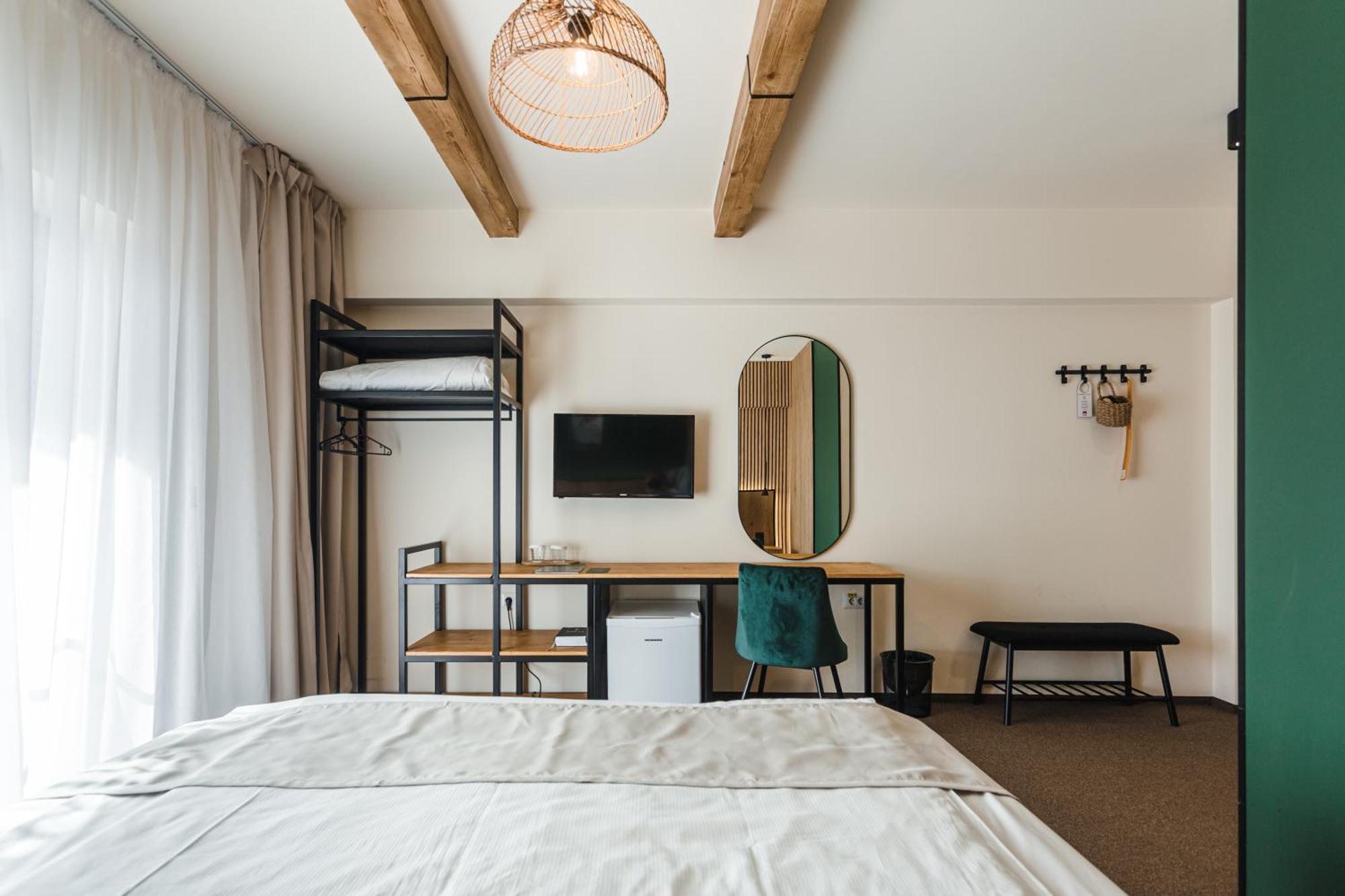 Stokker Hotel Oradea Buitenkant foto