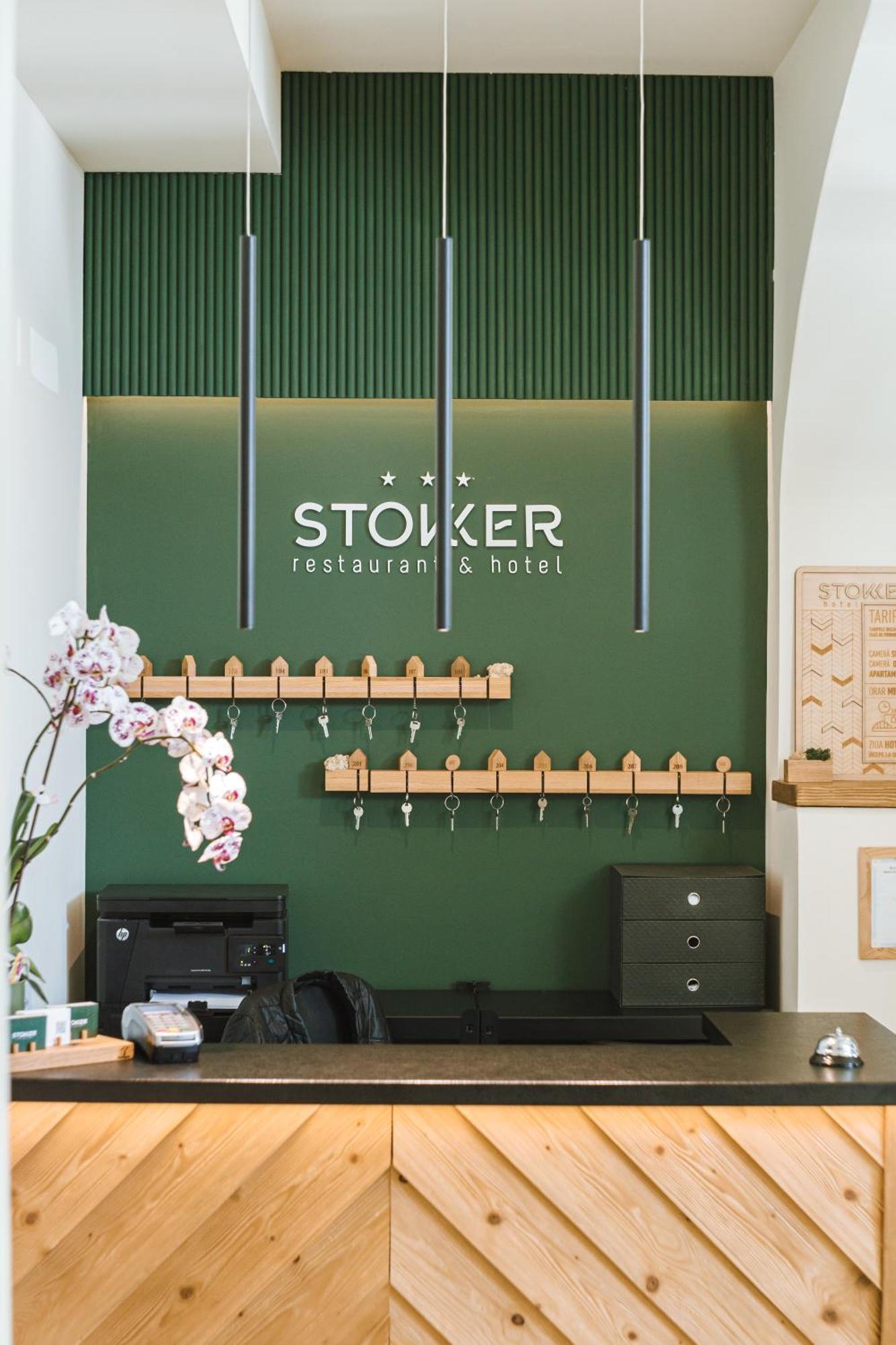 Stokker Hotel Oradea Buitenkant foto